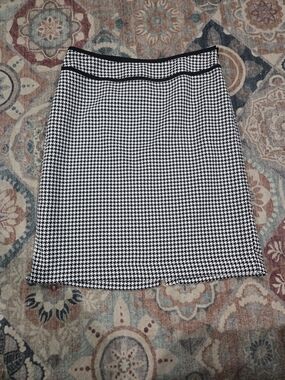 Covington Essentials Black and White Houndstooth Pencil Skirt Size 10
